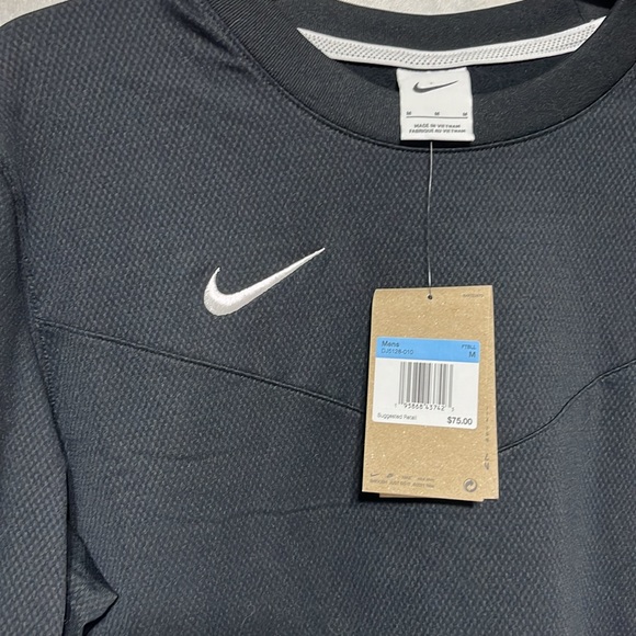 NWT Nike MOVE TO ZERO drift size medium black pullover - Picture 3 of 8